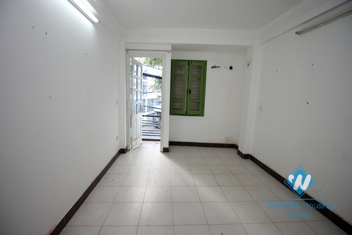 Office for rent in Lac Long Quan, Tay Ho, Ha noi